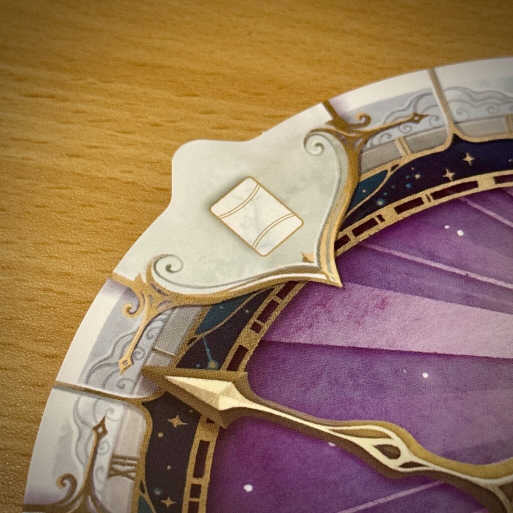Et là, il ne faut poser qu'une seule carte, et elle doit être de jour (blanche).